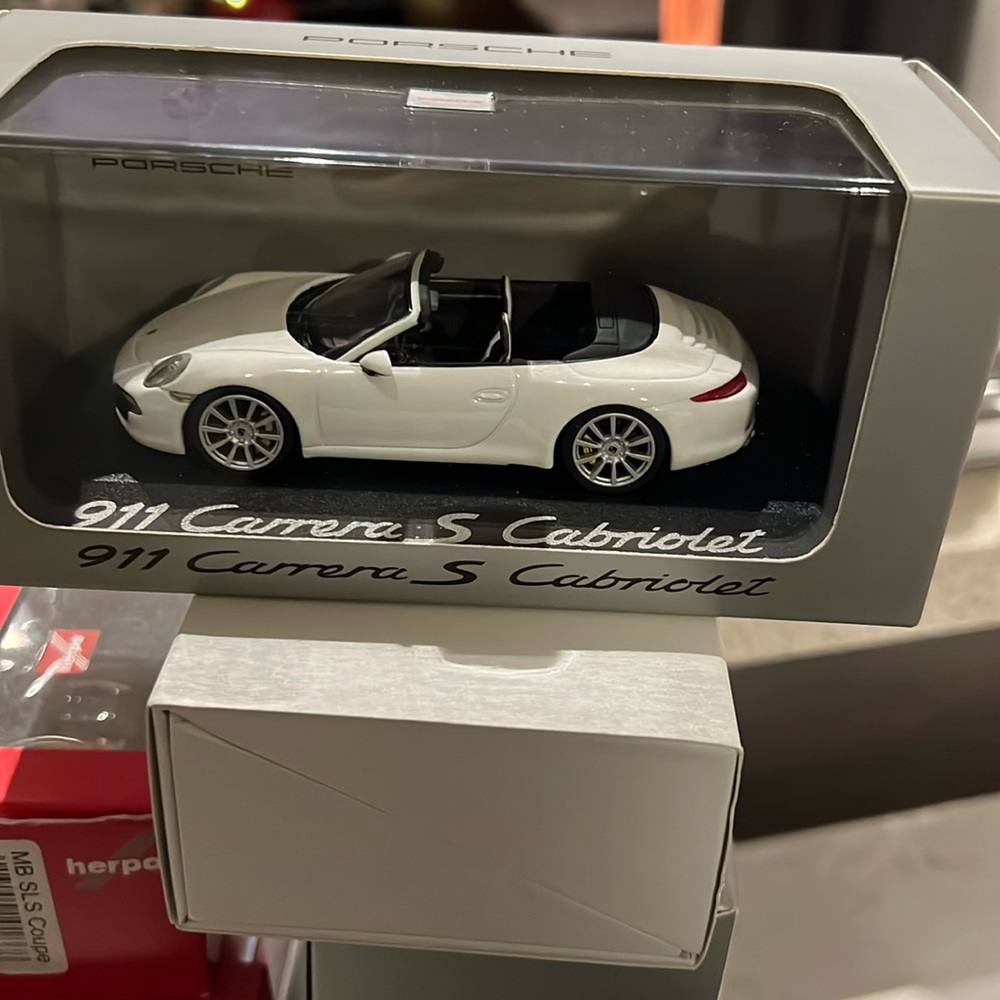 Porsche 911 Carrera Cabriolet 1:43